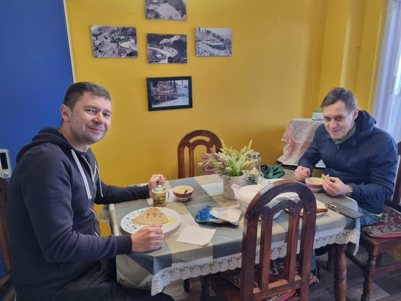 Beverly Hills Home Stay Dárdžiling Exteriér fotografie